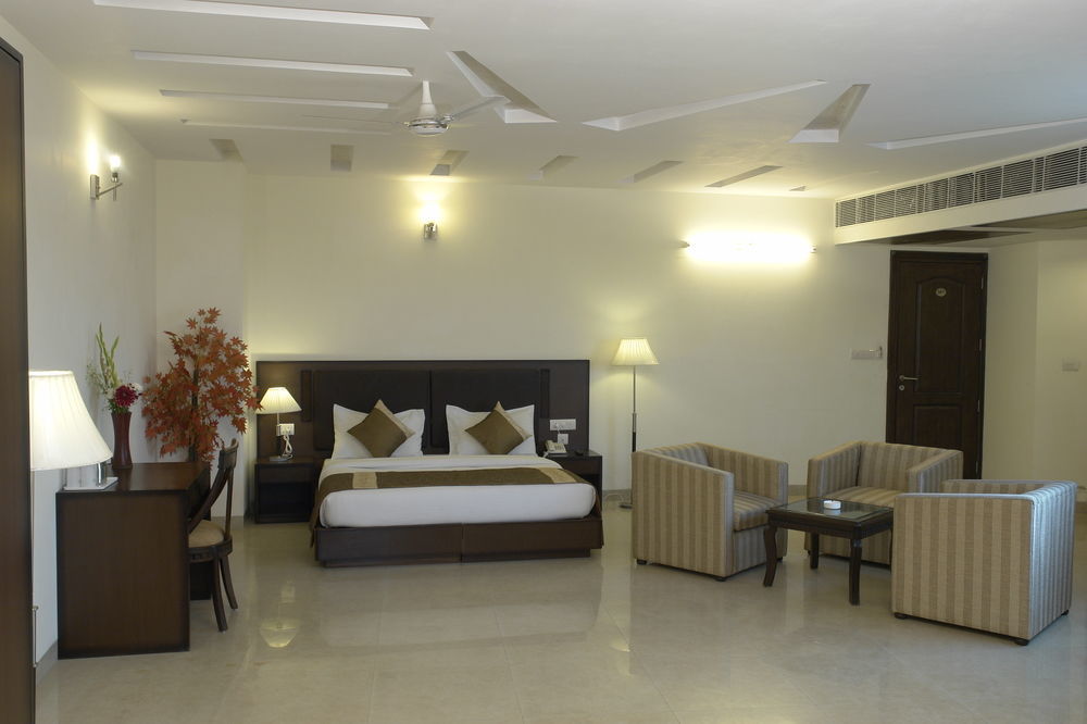 Hotel Alpine Tree Új-Delhi Kültér fotó