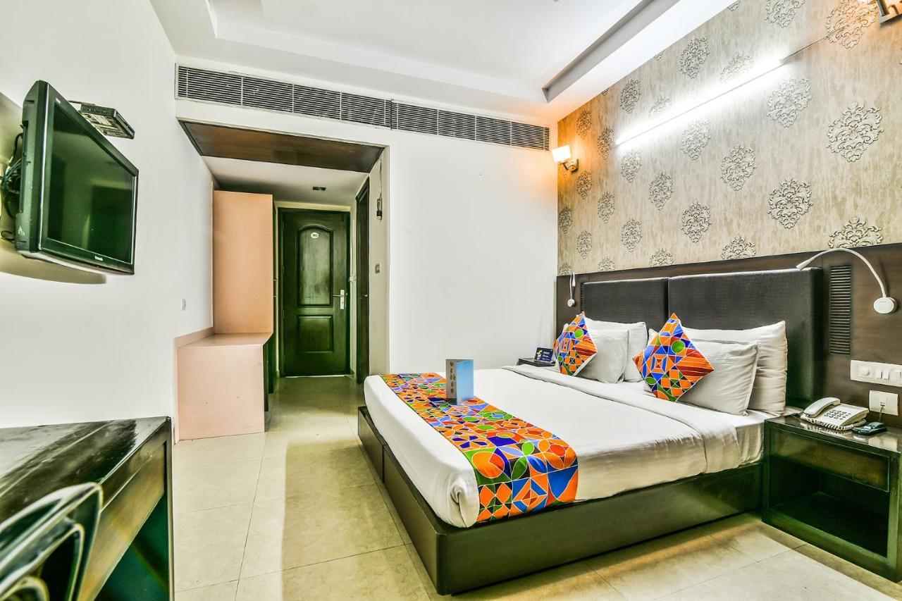 Hotel Alpine Tree Új-Delhi Kültér fotó