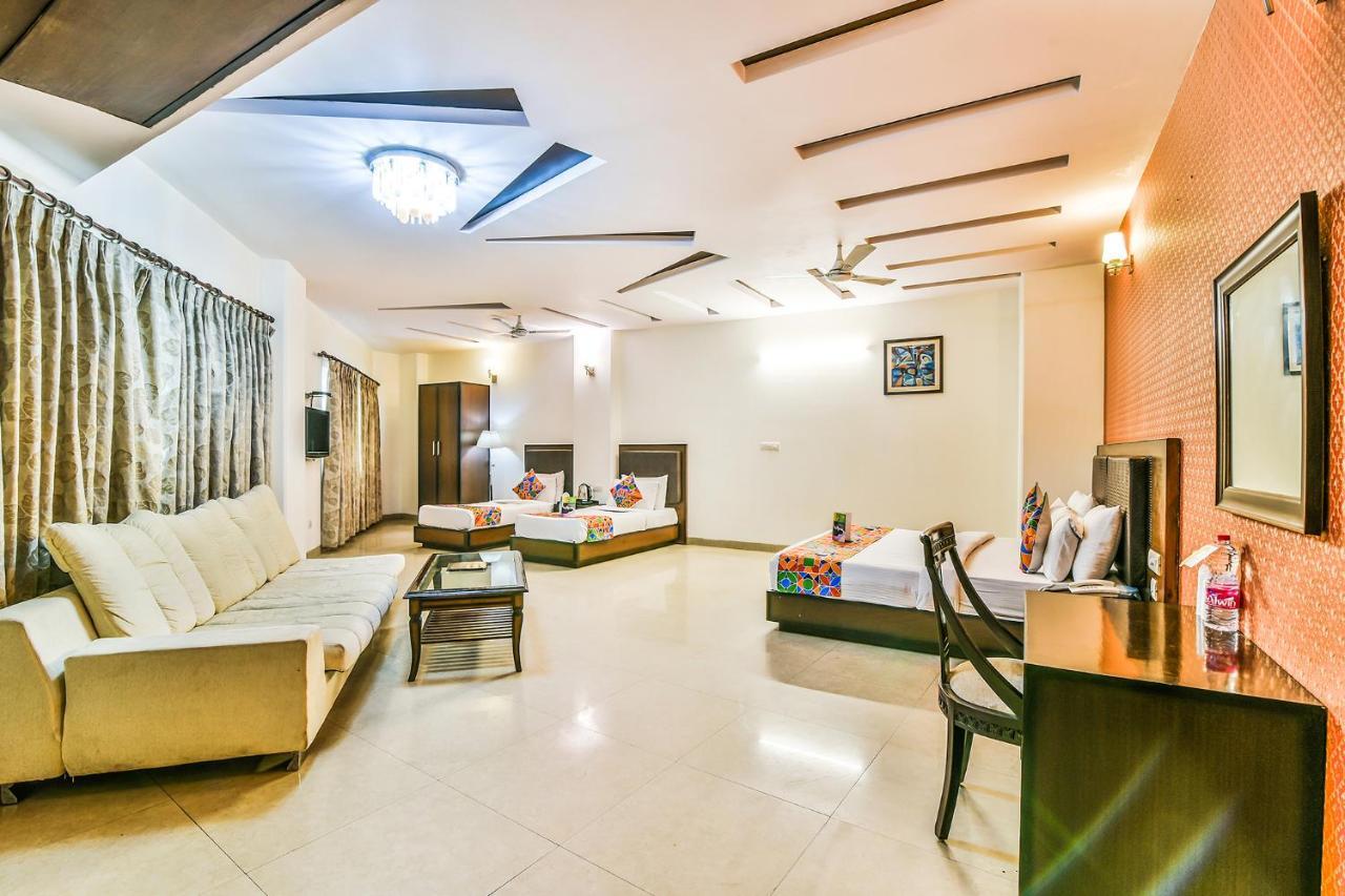 Hotel Alpine Tree Új-Delhi Kültér fotó