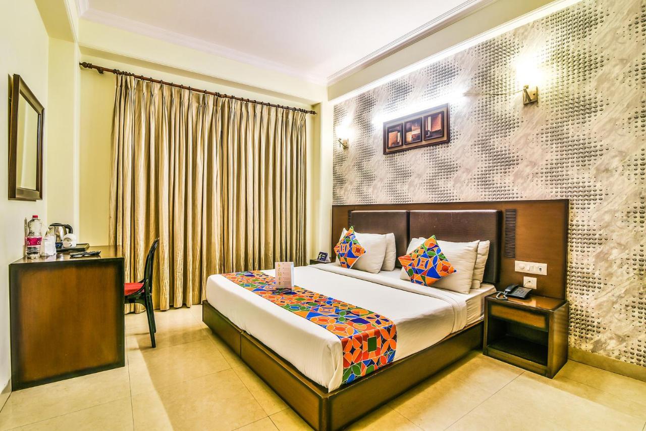 Hotel Alpine Tree Új-Delhi Kültér fotó