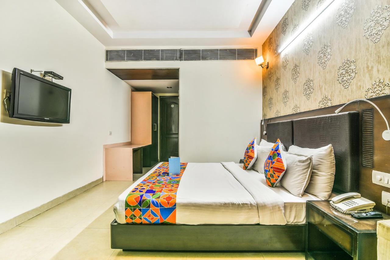 Hotel Alpine Tree Új-Delhi Kültér fotó
