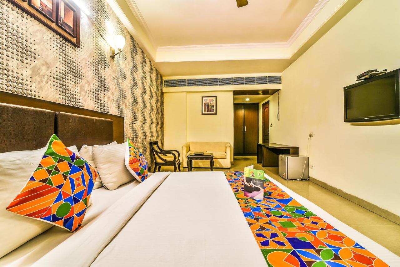 Hotel Alpine Tree Új-Delhi Kültér fotó