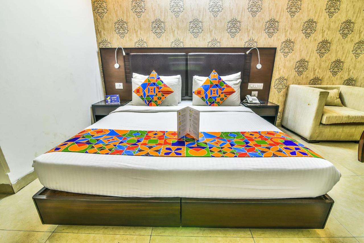 Hotel Alpine Tree Új-Delhi Kültér fotó
