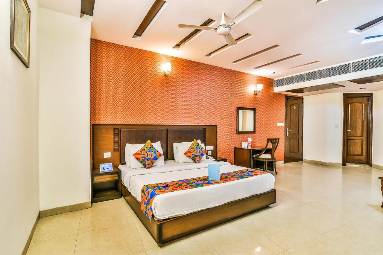 Hotel Alpine Tree Új-Delhi Kültér fotó