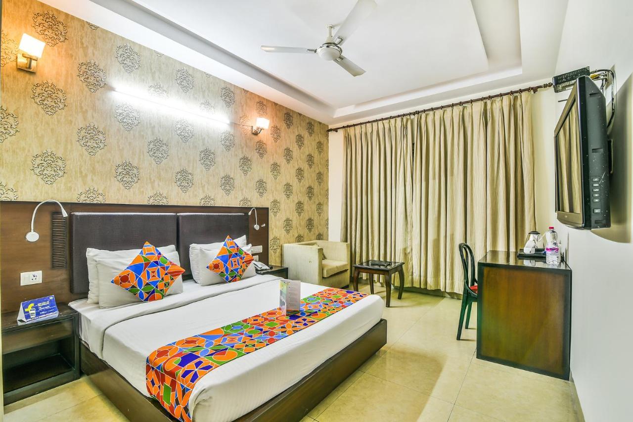 Hotel Alpine Tree Új-Delhi Kültér fotó